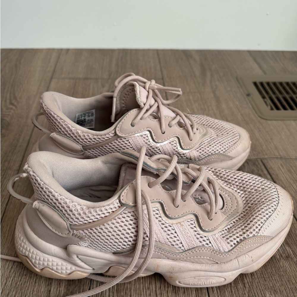 adidas Women's Sneakers in Light Pink